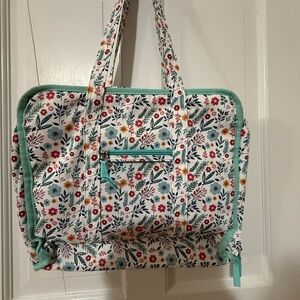 New travel bag with 22 different compartments